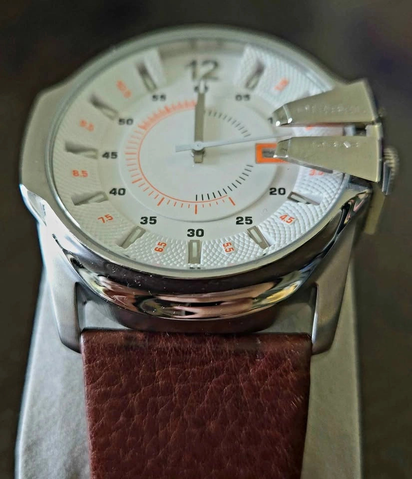 Diesel DZ1668 Master Chief Watch – White Dial & Brown Leather - photo 2