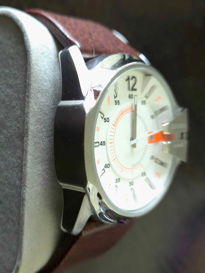 Diesel DZ1668 Master Chief Watch – White Dial & Brown Leather - photo 4