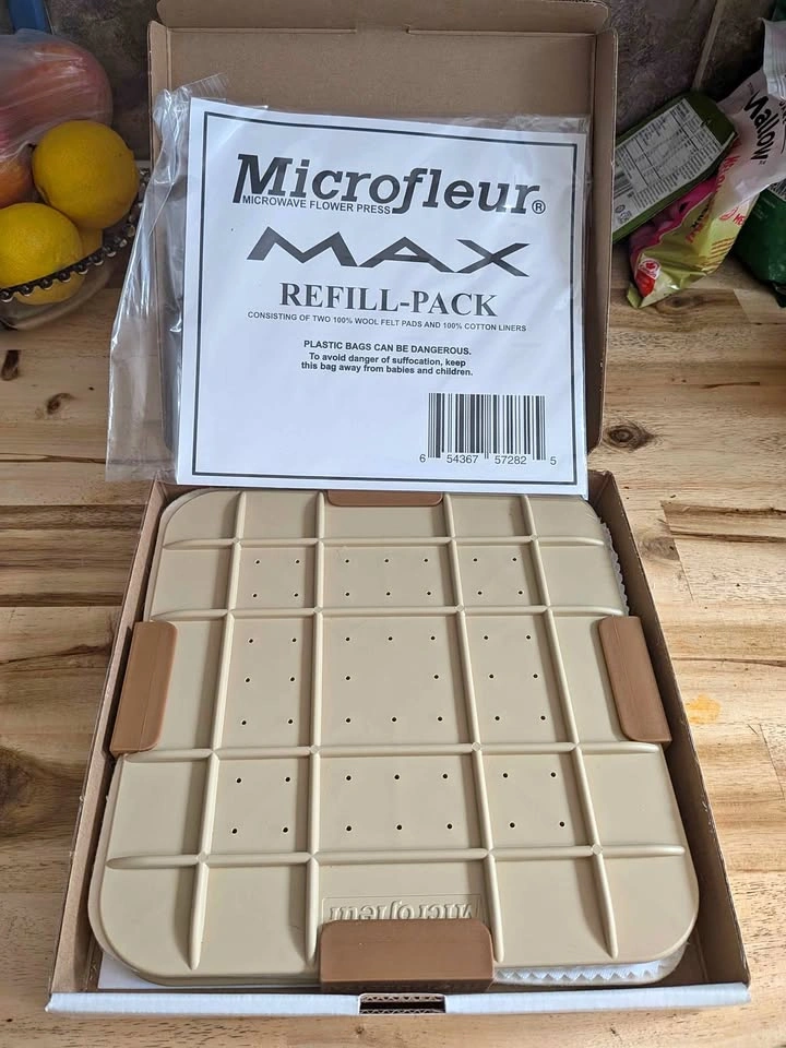 Microfleur MAX Microwave Flower Press – Like New