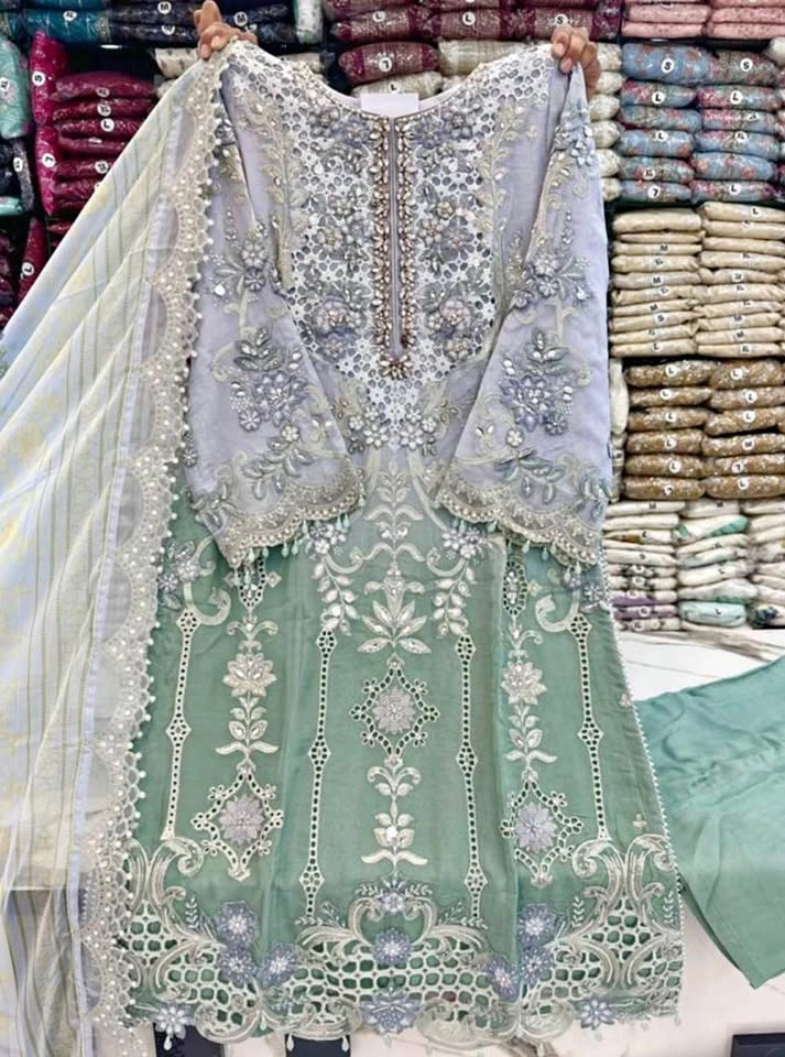 Formal wear / Maria b