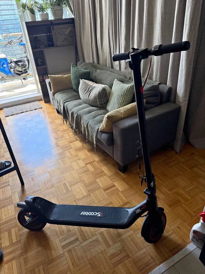 iScooter i8L Electric Scooter – 350W | 25 km/h | 30 km Range
