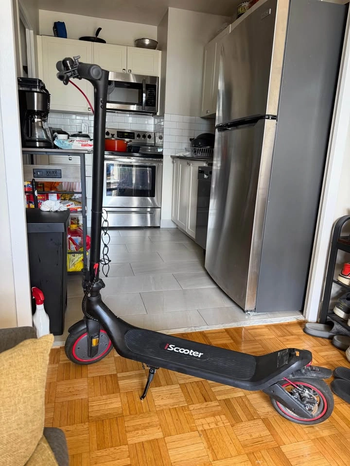 iScooter i8L Electric Scooter – 350W | 25 km/h | 30 km Range - photo 4