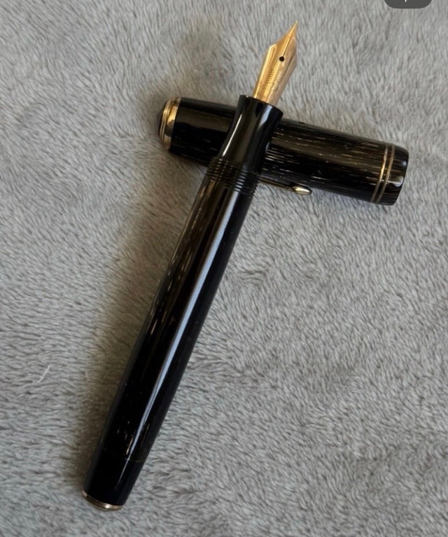 1947 Parker Vacumatic Black Fountain Pen