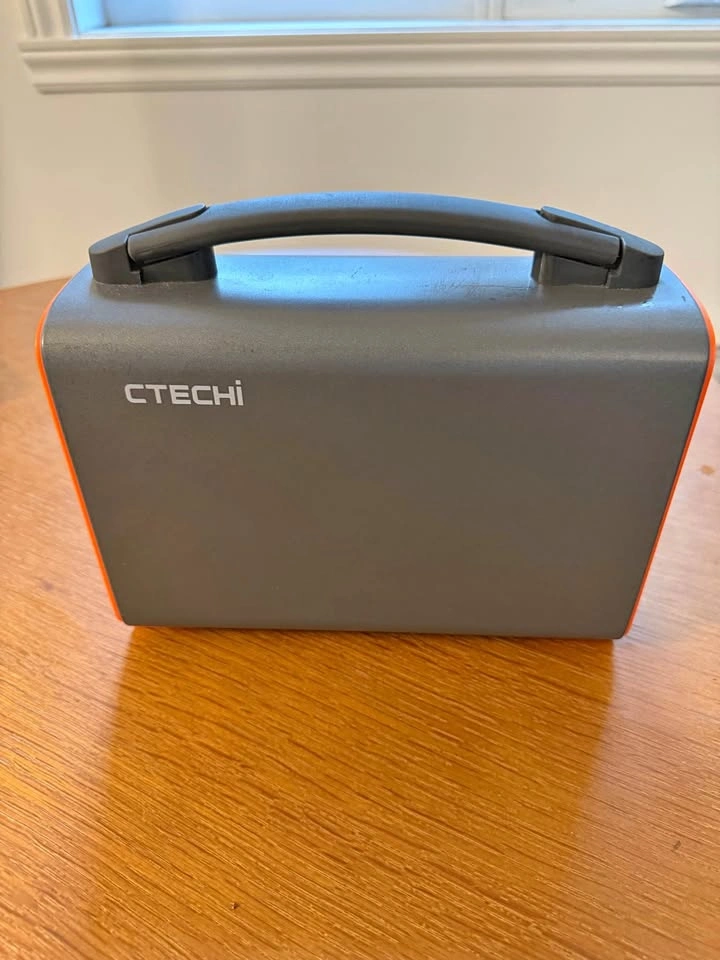 240Wh portable power station