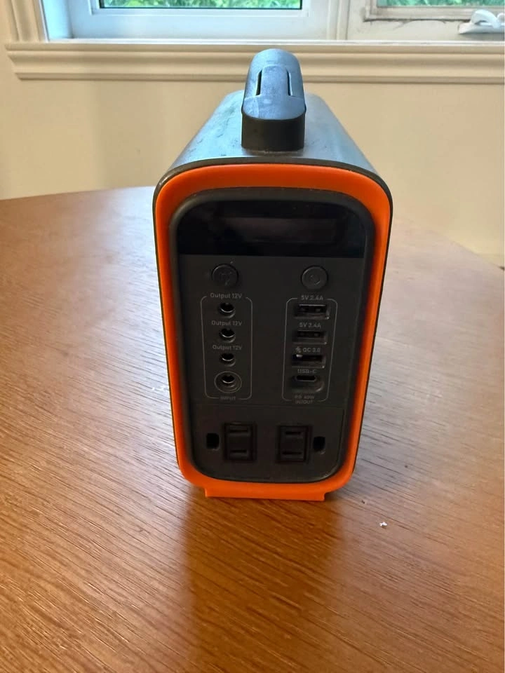 240Wh portable power station - photo 2