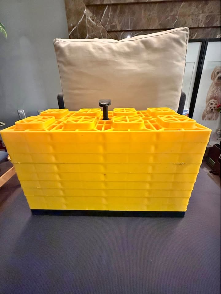 FasTen 4x2 RV Leveling Block For Dual Tires