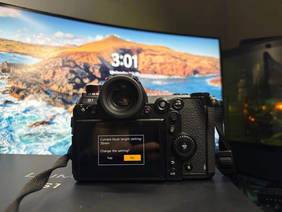 Panasonic Lumix S1 Mirrorless Camera with Vlog upgrade - photo 3
