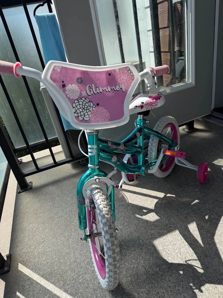 Girls’ Glimmer 16” Bike with Training Wheels - photo 2