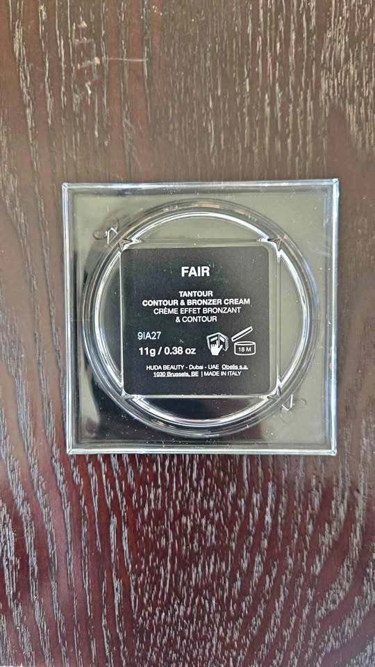 HUDA BEAUTY Tantour Contour & Bronzer Cream – Fair Shade (11g)