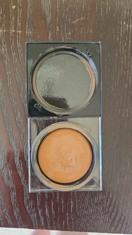 HUDA BEAUTY Tantour Contour & Bronzer Cream – Fair Shade (11g) - photo 3