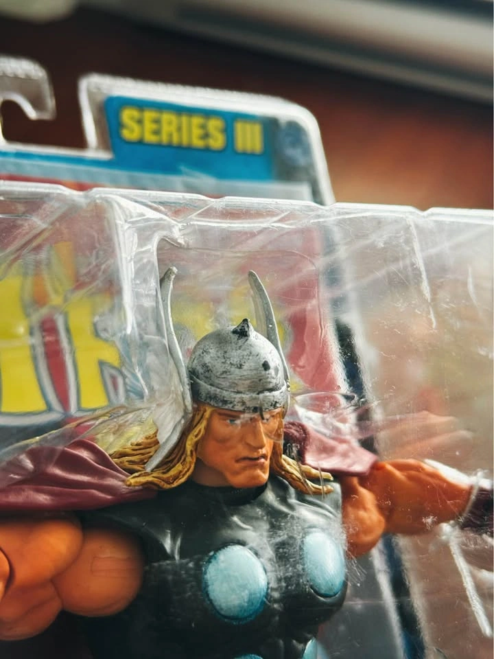 2002 Thor Marvel Legends Figure (BNIB) - photo 2
