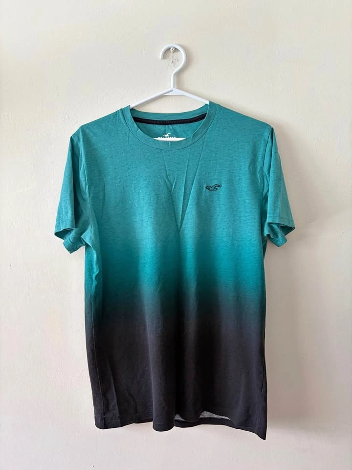 Hollister Men’s Teal Black Ombré Short Sleeve T-Shirt