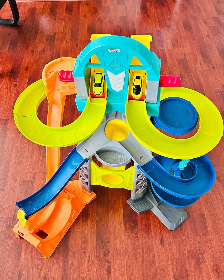 Fisher-Price Little People Launch & Loop Raceway