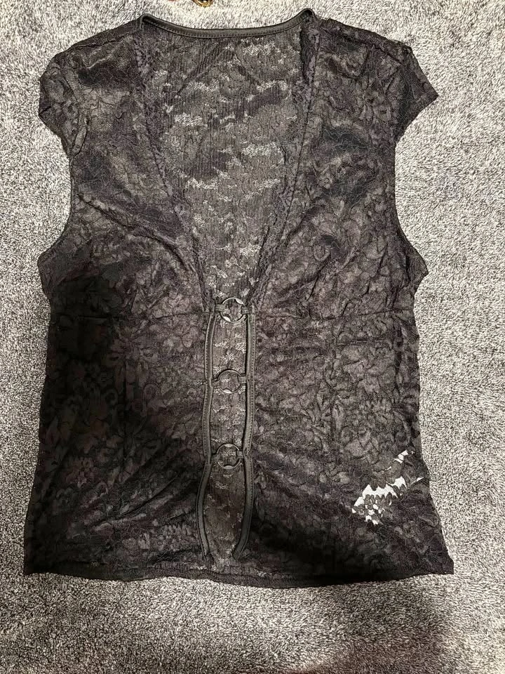 Black Lace Ring Closure Vest
