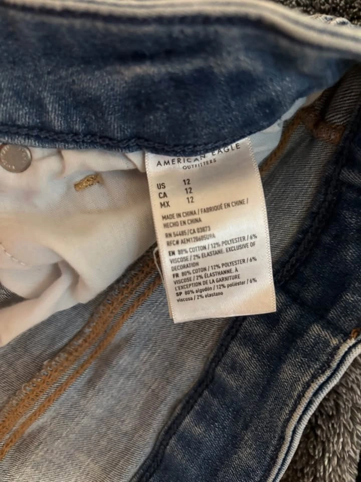 American Eagle Distressed Denim Shorts Size 12 - photo 3