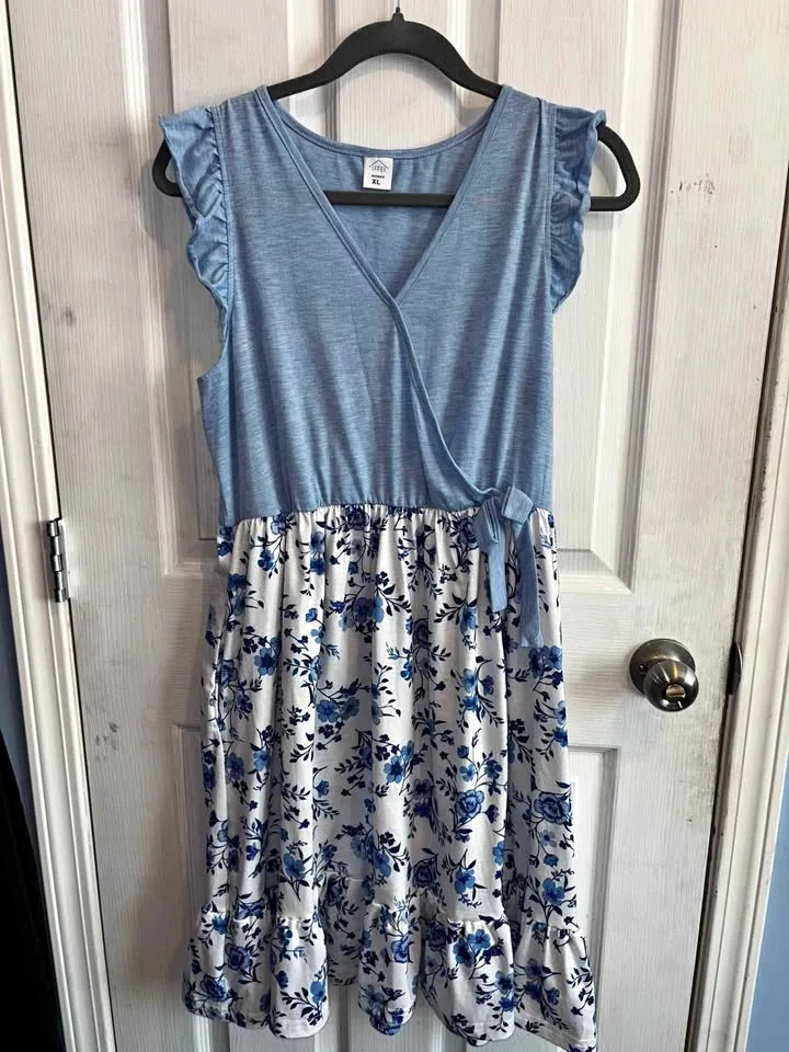 🌸 Size XL Girls Blue Floral Dress – Brand New! 🌸 thumbnail