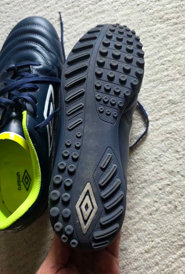 Umbro Classico Turf Soccer Shoes – Size 11.5 US - photo 4
