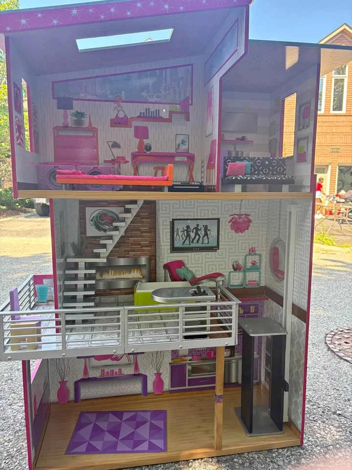 Barbie Dreamhouse Dollhouse
