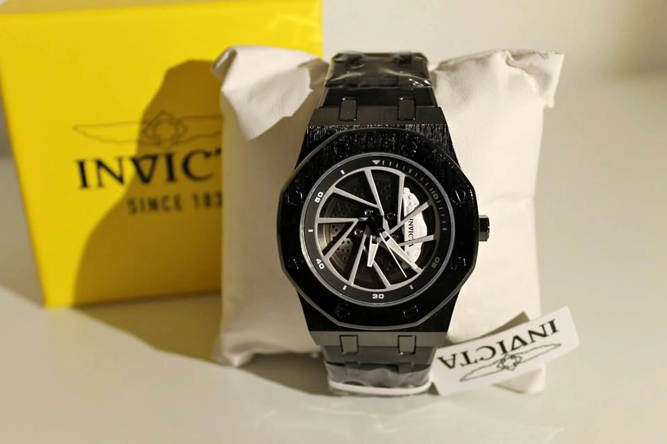 Invicta 70037 – Brand New Men’s Watch