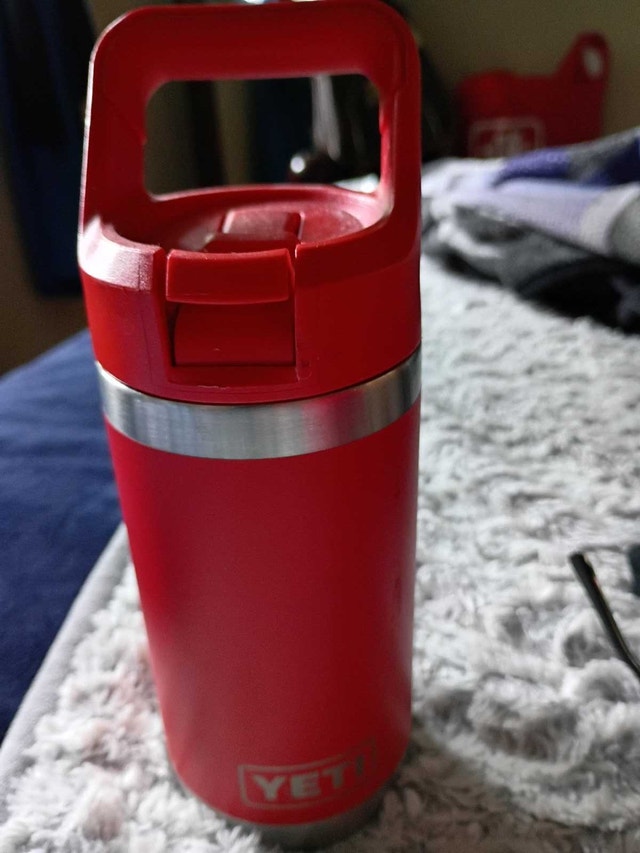 Yeti Rambler 12oz bottle EUC