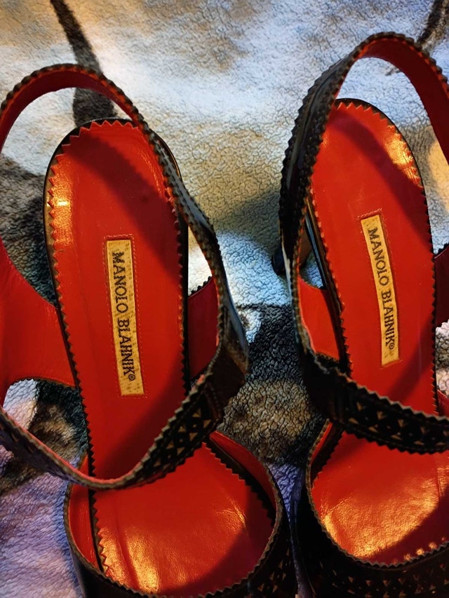 Manolo Blahnik heels size 9.5 - photo 2