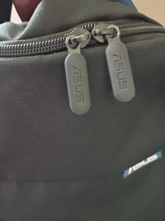 ASUS laptop backpack in excellent condition - photo 2