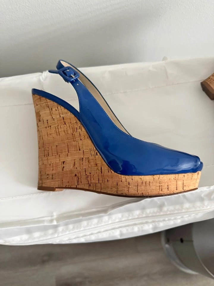 Nine West Blue Patent Leather Wedge Sandals size 8