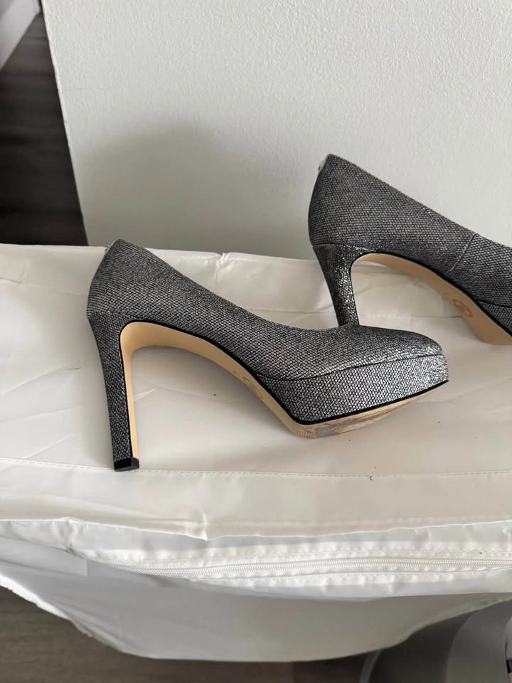 Michael Kors Silver Glitter Platform Pumps size 8 - photo 2