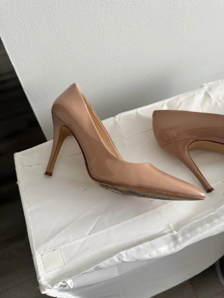 Nine West Nude Patent Leather Pointed Toe Pumps size 8 - photo 2