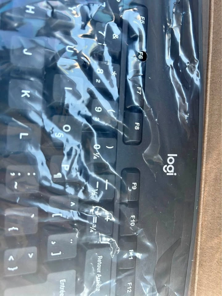 Logitech MK320 Brand New Wireless Keyboard & Mouse - Bilingual