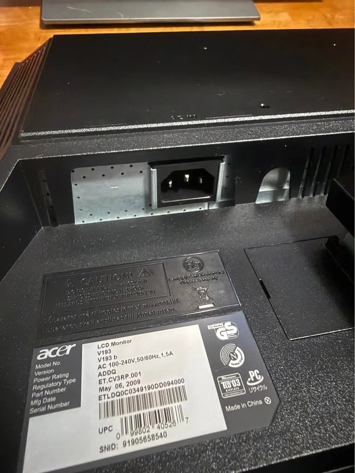 Acer LCD computer monitor - photo 3