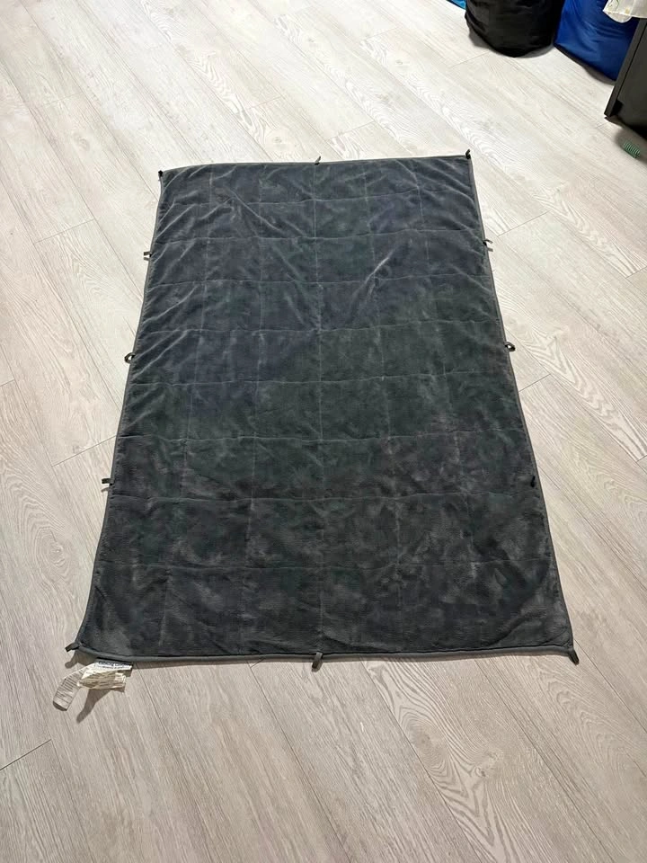 weighted blanket ( 7lbs)