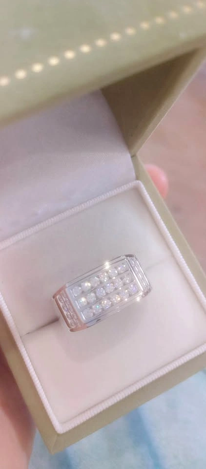 Brand new 2.4 cttw lab made cultivated diamond ring men's
