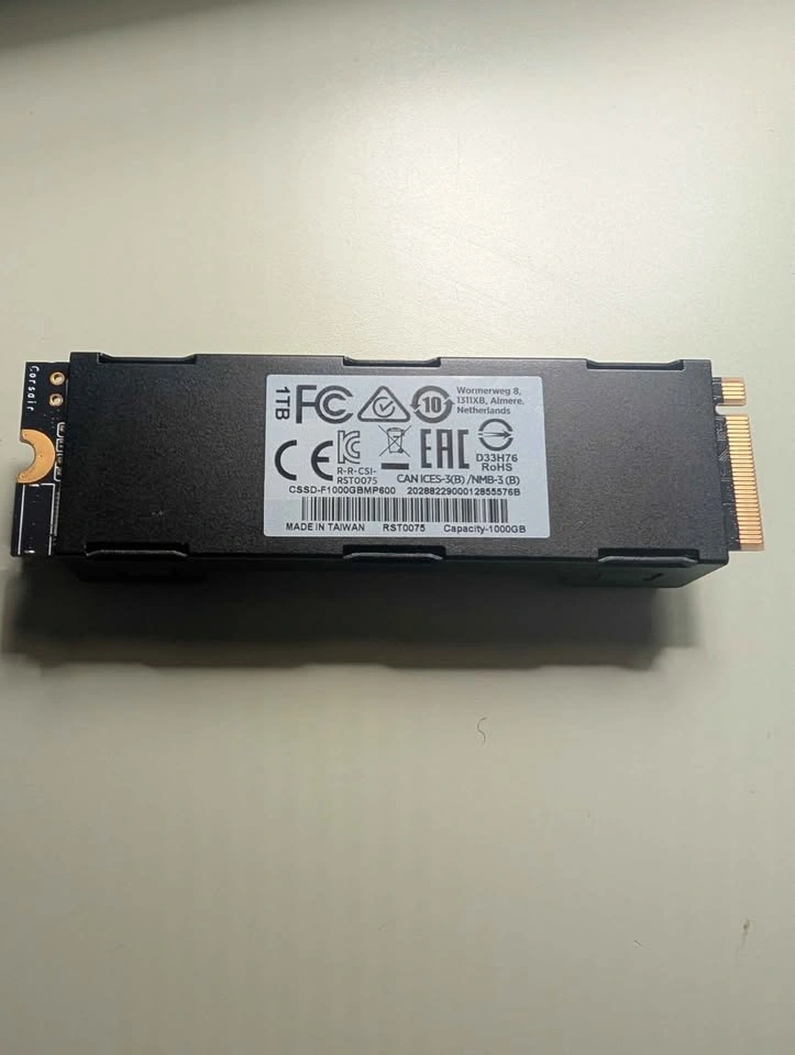 Corsair MP600 Gen4 PCIe 1TB NVMe M.2 SSD - photo 2
