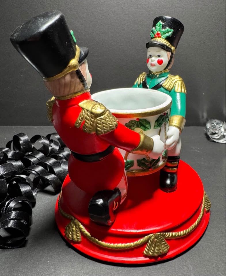 Partylite Toy Soldier Nutcracker Tealight Holder - photo 2