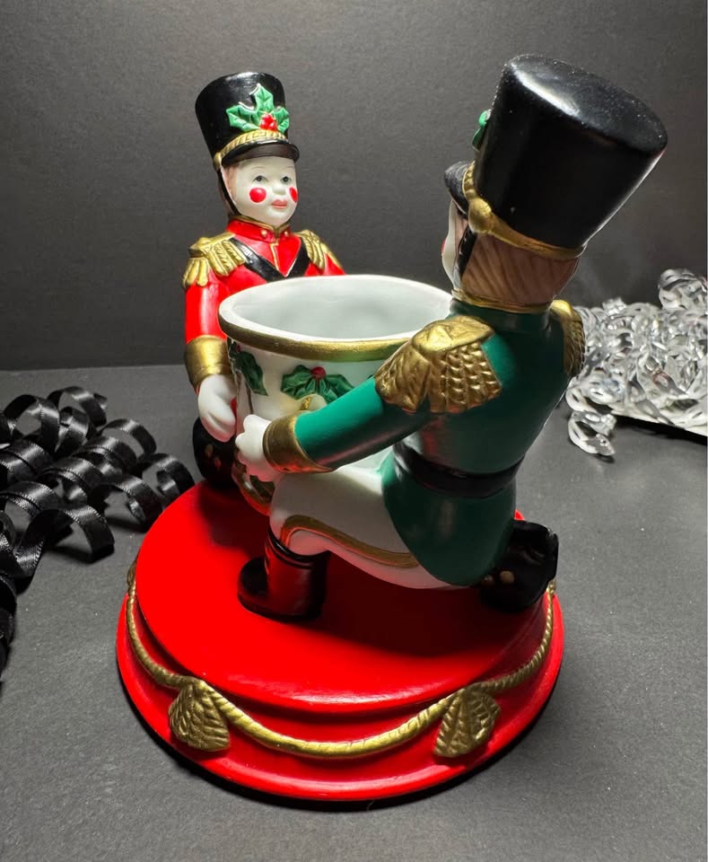 Partylite Toy Soldier Nutcracker Tealight Holder - photo 4
