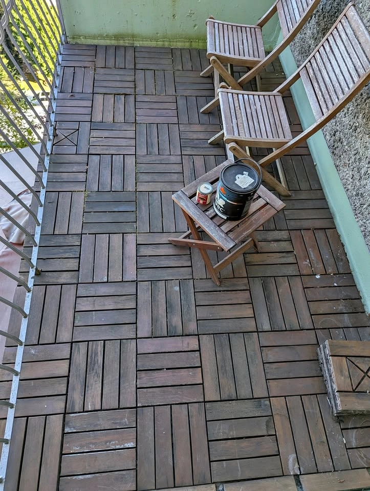 Balcony wooden tiles