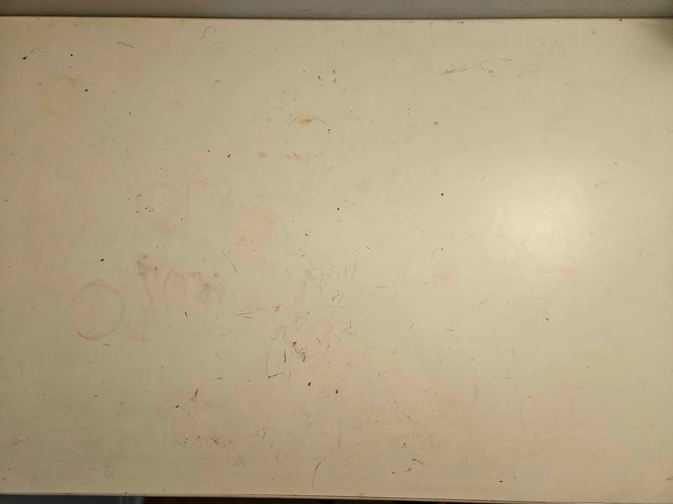 Free White Wooden Desk with 3 Drawers - photo 2