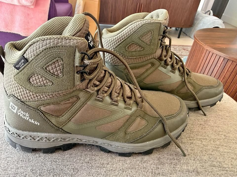 UNISEX Jack Wolfskin Waterproof Hiking Boots | EU 42 / US 9