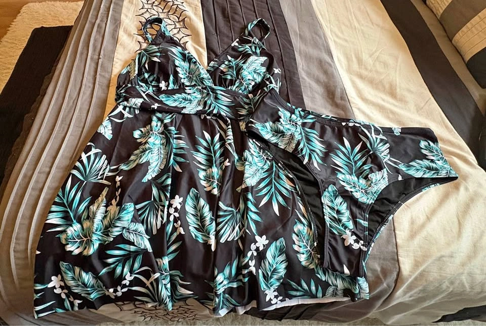 Woman’s bathing suit size 2x