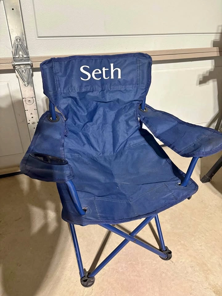 Small kids lawn chair (name Seth)
