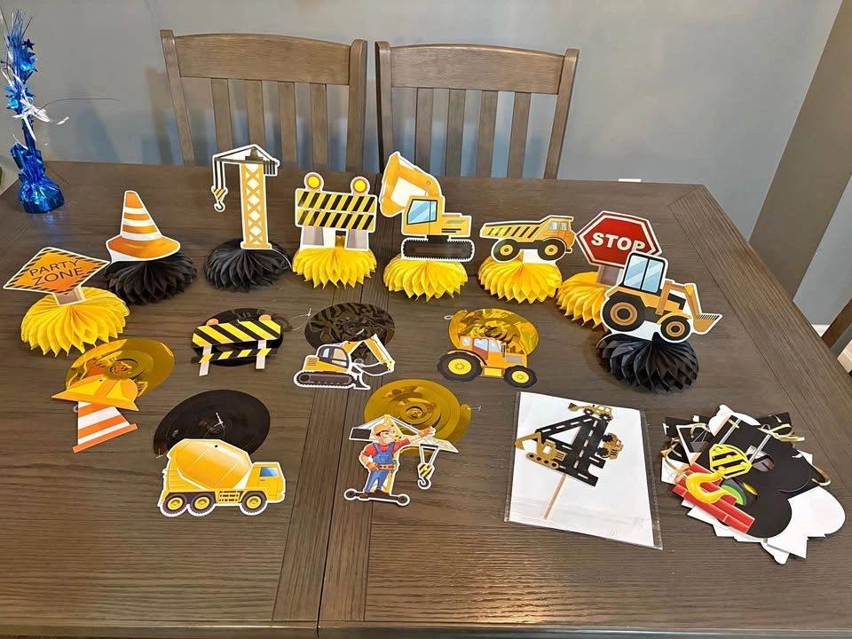Construction birthday decor