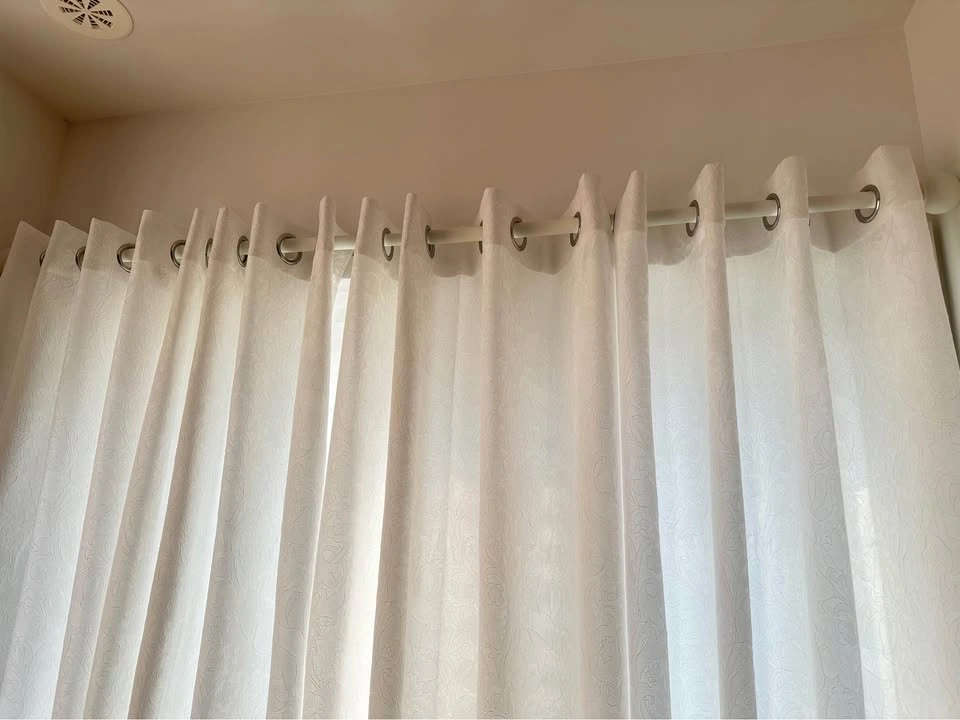 Mainstays 1” white ball adjustable curtain rod, 30” - 84” - photo 4