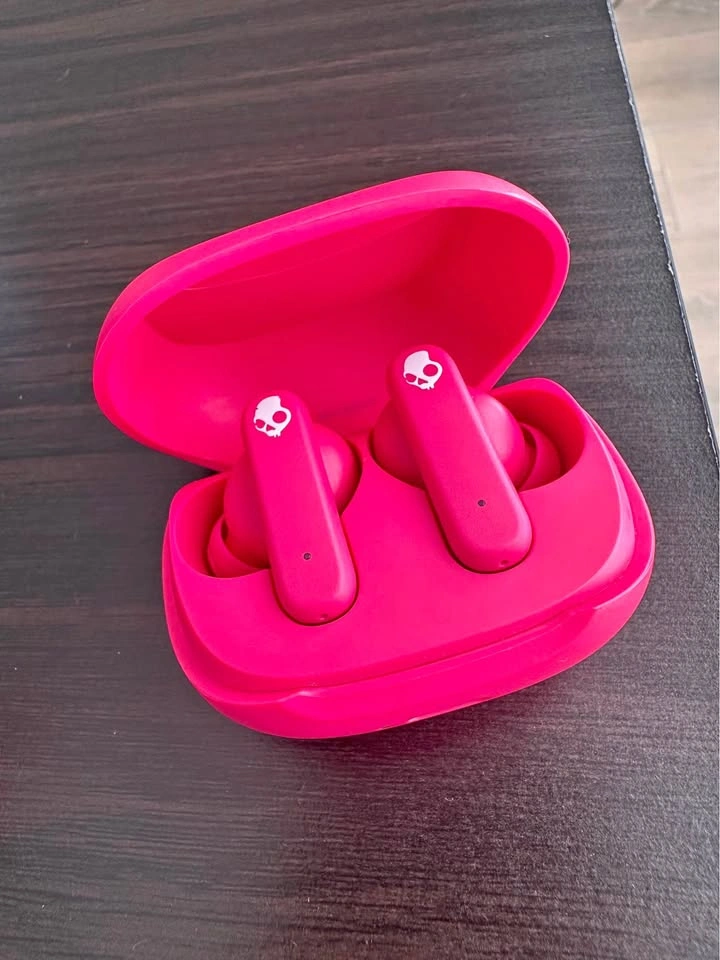 Pink Skullcandy Smokin’ Buds Wireless Earbuds