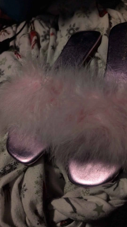 Dolls kill Azalea wang pink Marabou flats - photo 2