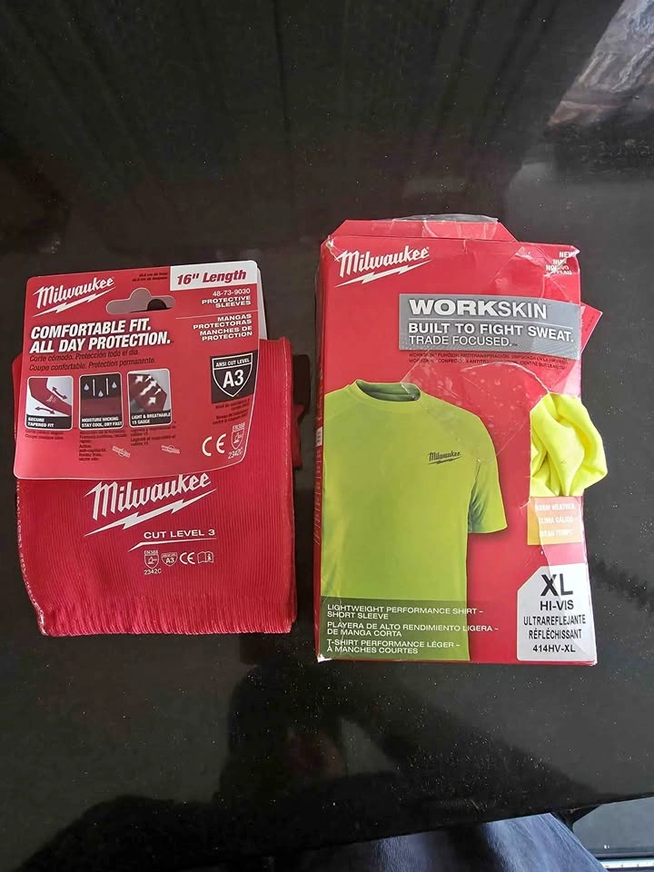 Milwaukee shirt (xl) + Milwaukee sleeves
