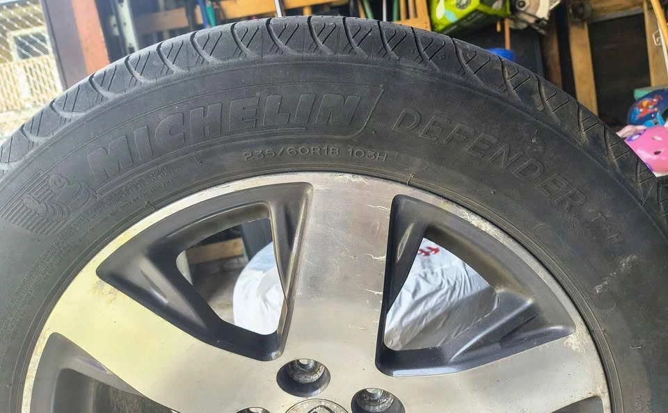 Michelin Defender T+H 235/60R18 Tire with Honda Rim -set - photo 3
