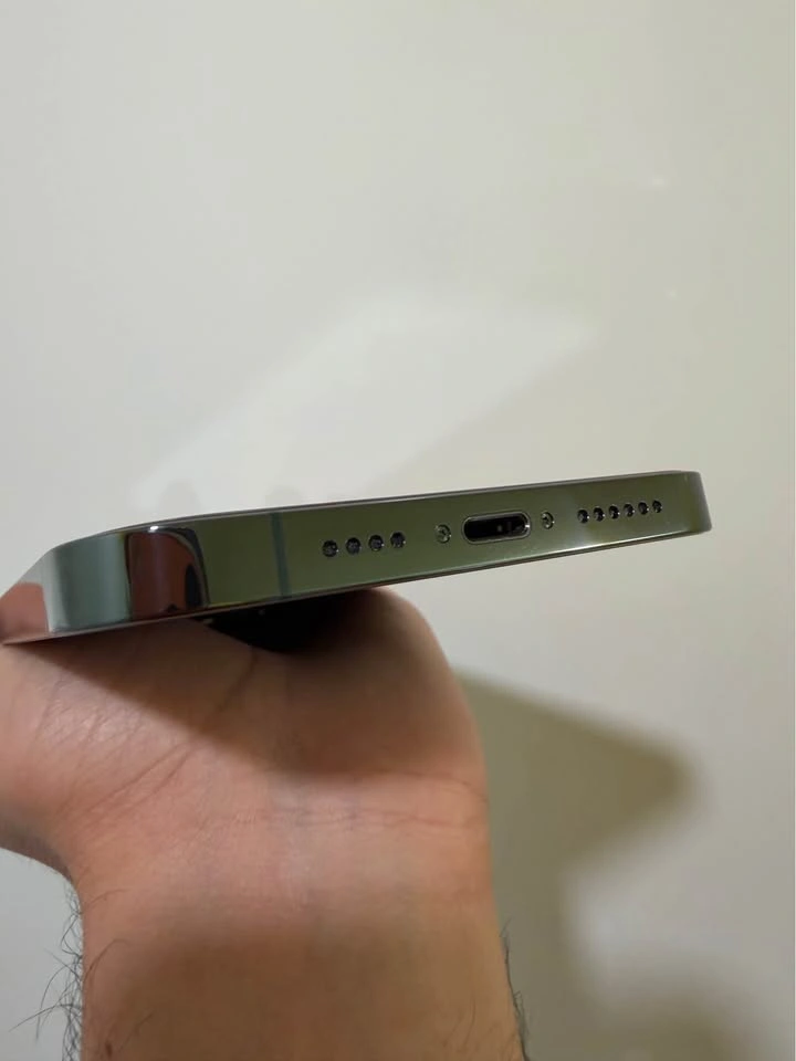 iPhone 13 Pro Max - photo 4