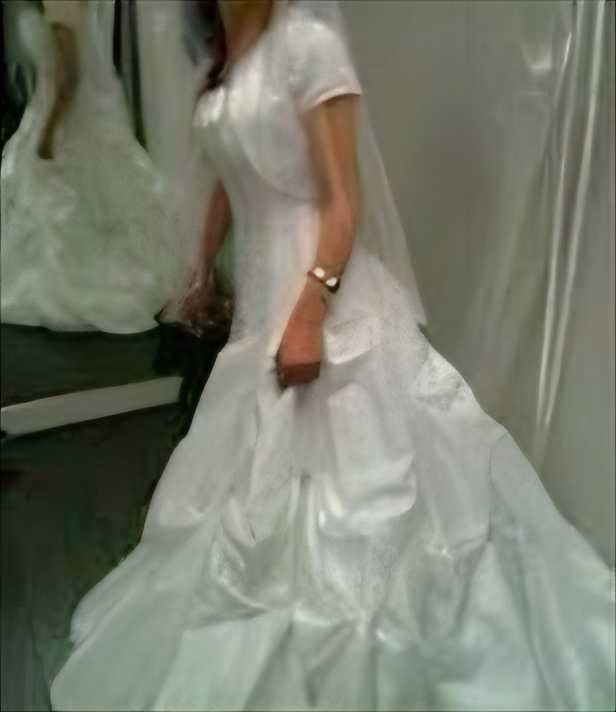 Wedding Dress Small or Medium - photo 2