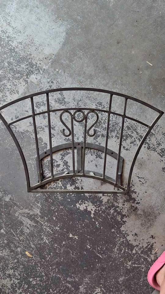 Metal Wall-Mounted Garden Hose Holder